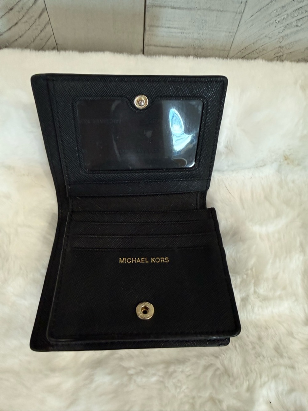 Michael Kors Black Saffiano Leather Fold Card Holder with Gold Logo - Picture 2 of 4